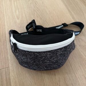 VS PINK Fanny pack